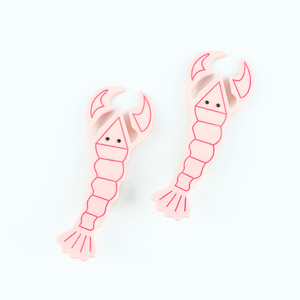 กิ๊บติดผมอะซิเตทรูปกุ้งก้ามกรามสีชมพูอ่อนขนาด 9.6 ซม. งานฝีมือต่อประกอบ  โลโก้แบบกำหนดเอง กิ๊บติดผมลายฮาวายแบบตลก กิ๊บติดผมแบบไม่ซ้ำใคร - Product Image 1