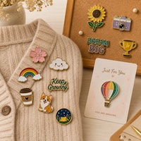 En gros, Pin's en émail souple et métal, personnalisables avec logo, à l'esthétique mignonne et de style dessin animé, badges personnalisés pour sacs à dos, chapeaux et cadeaux
