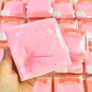ของเล่นบีบคลายเครียด สีชมพู รูปขนมปังปิ้งเหนียวเหนอะหนะ บีบแล้วคืนรูปช้าๆ ของเล่นบีบคลายเครียด EVA นำเข้าจากต่างประเทศ - Product Image 3