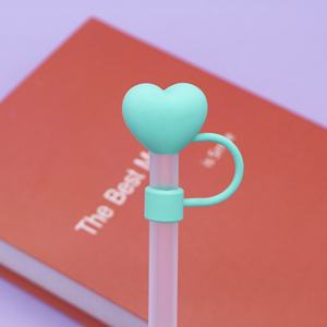 Bouchons de paille en plastique souple de 10 mm au design cœur créatif, accessoires pour verres de bar avec capuchons de paille à motif cœur unique - Product Image 3