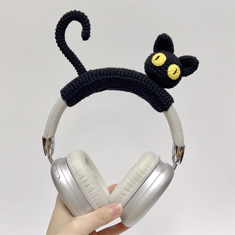 カスタムメイドの手編みソフトヘッドホンカバー、黒猫と芽の葉と花の
