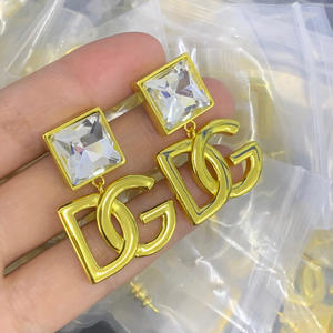 Boucles d'Oreilles Pendeloques de Créateur Inspirées des Lettres DG, Vente en Gros, Grand Modèle, Dernière Tendance de Mode, Bijoux de Luxe Populaires - Product Image 1