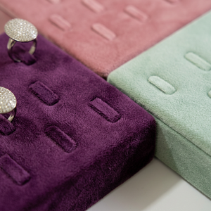 แท่นโชว์แหวนเครื่องประดับสุดหรู 22 ช่อง พร้อมที่วางแหวนกำมะหยี่เนื้อนุ่ม ชั้นวางโชว์เครื่องประดับระดับไฮเอนด์สำหรับร้านค้า - Product Image 5