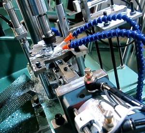 Machine de taraudage de tuyaux entièrement automatique certifiée CE par le fabricant - Product Image 3