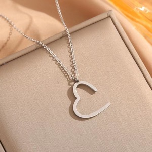 Collar elegante de corazón abierto XL176, collar ajustable hipoalergénico de acero inoxidable, joyería minimalista para mujer - Product Image 4