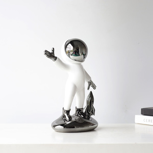 Figurine de fusée de personnage de dessin animé Evelyn, style nordique moderne et minimaliste, objet décoratif mignon pour chambre d'enfant - Product Image 6