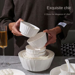 Juego de <span class=keywords><strong>vajilla</strong></span> ligera de lujo Phnom Penh Bone China, nuevo estilo, <span class=keywords><strong>vajilla</strong></span> de cerámica para el hogar, combinación de platos para regalo de inauguración de la casa - Product Image 3