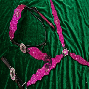 Ensemble de têtière, bride et collier de poitrine pour cheval western professionnel, en cuir robuste, pour l'équitation et les aventures en randonnée. - Product Image 4