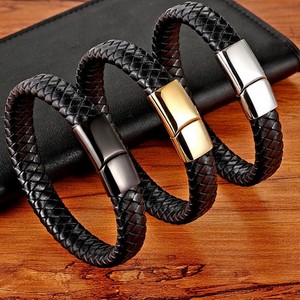 Pulsera de Cuero Genuino Dorada Personalizada para <span class=keywords><strong>Hombre</strong></span> con Cierre Magnético y Grabado de Logotipo, Regalo para el Día del Padre o Navidad, Brazaletes Modernos - Product Image 1