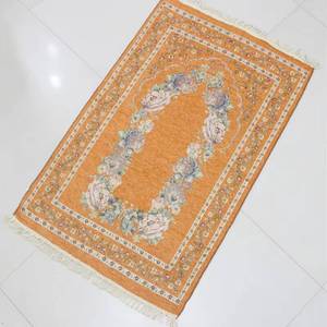 Alfombra floral musulmana ligera de chenilla lavable, adecuada para acampar, hacer picnics y uso doméstico - tapete de oración de tamaño pequeño - Product Image 1