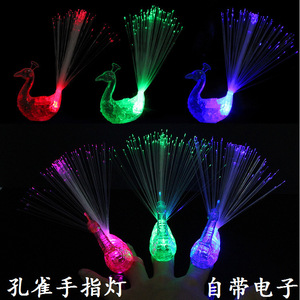 Luz de dedo con forma de pavo real que cambia de color, juguete de fibra óptica luminosa para niños y jóvenes, diversión para fiestas - Product Image 4