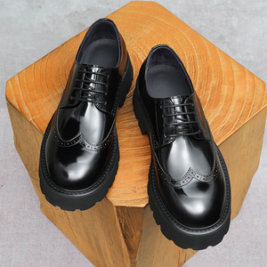 Chaussures en cuir léger et respirant pour homme, style décontracté et tendance, idéales pour l'extérieur et le business. - Product Image 3