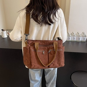 Sac fourre-tout à messages multifonctionnel de haute qualité en velours côtelé doux pour femmes, grande capacité, rayé, mode simple pour filles - Product Image 6