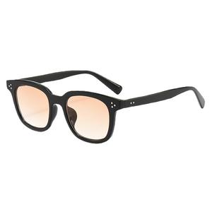 Nuevas Gafas de Sol para Mujer UV380 con Marco de PC, Montura Completa, Clase 2, YC2327 A4, Origen Taizhou, 100% Protección UV - Product Image 4