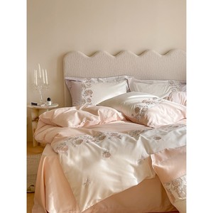 Luxury Girly Style 100-count Long-staple Cotton Four-piece <b>Bedding</b> <b>Set</b> With French Floral Embroidery And Color-blocked Duvet - Product Image 3