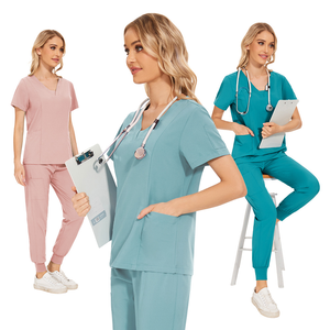 Meilleures ventes : Ensembles d'uniformes médicaux décontractés respirants pour femmes, avec broderie personnalisée, à manches courtes - Product Image 1