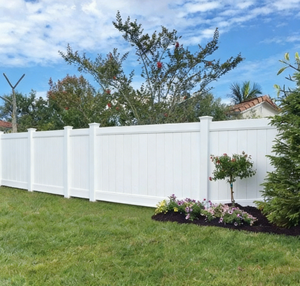 Valla Elegante Multiusos para Caballos, 3 Rieles, 4.5 Pies de Altura, Ecológica, de PVC Certificado, para Jardín, Piscina, Casa de Mascotas - Product Image 4