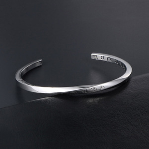 สร้อยข้อมือเหล็กไทเทเนียมพร้อมมนต์หกพยางค์เครื่องประดับของขวัญสำหรับทุกเพศ SZ043 - Product Image 4