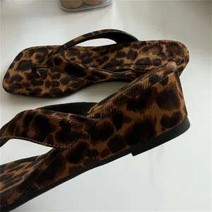 Nouvelles sandales d'été compensées à bout carré pour <span class=keywords><strong>femme</strong></span>, talons bas, pour l'extérieur, mode, tongs, dessus en PU patchwork - Product Image 5