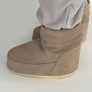 Botas cortas de gamuza para otoño e invierno con aislamiento adicional para mayor calidez, aptas para pies izquierdos y derechos, botas para la nieve. - Product Image 5