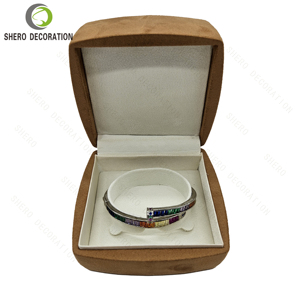 Boîte d'emballage de bijoux de luxe, logo personnalisé, collier, bracelet, boîte à bijoux, boîte à bijoux en velours vert - Product Image 6