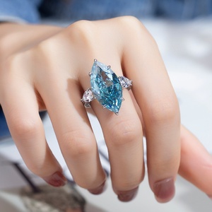 แหวนเพชรคิวบิกเซอร์โคเนียขนาดใหญ่ สีเงิน/ทอง/โรส/ขาว แหวนเพชรคาร์บอนสูงทรงมาร์ควิสสีน้ำเงิน - Product Image 5