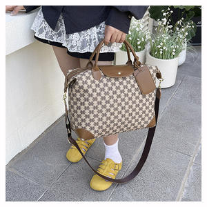 Women's Fashionable Retro Printed Large Capacity Handbag Waterproof PU Leather Shoulder Crossbody Bag for Travel and <b>Shopping</b> - Product Image 4