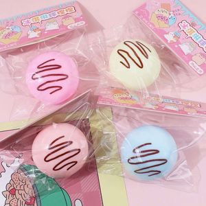 ของเล่นบีบ TPR สควิชชี่รูปอาหารนุ่มๆ ไอศกรีม ของเล่นบีบคลายเครียด ขายดี - Product Image 1