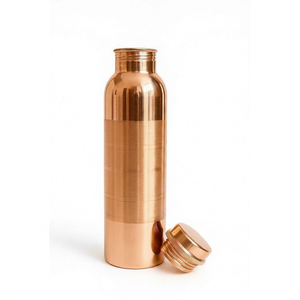 Botella de Agua de Cobre Hecha a Mano, Diseño Minimalista, Cobre Puro, Botella Ayurvédica para Viajes, Personalización de Marca, Suministro al por Mayor - Product Image 1
