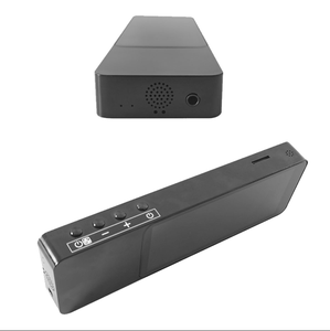 Système de traduction simultanée multilingue en temps réel par IA pour guides touristiques et conférences, avec plusieurs écouteurs et traduction automatique en direct. - Product Image 5