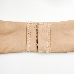 원활한 조정 가능한 스트랩 스폰지 브래지어 다시 폐쇄 섹시한 보이지 않는 브래지어 언더와이어 유방 리프트 재사용 가능한 푸시 업 브래지어 - Product Image 5