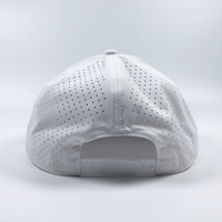 Haute qualité personnalisé Performance Snapback chapeau Pvc Patch 6 panneau découpé au Laser trou blanc casquette de Baseball hommes extérieur étanche Gorras