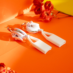 Accessoires d'activités de plein air personnalisés Bestom, porte-clés rétractable, porte-badge, porte-briquet avec clip ceinture - Product Image 1