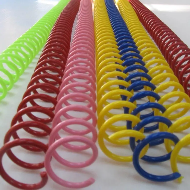 Spirale di plastica usata rilegatura del taccuino della bobina di spirale del materiale di rilegatura di plastica di colore trasparente