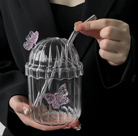 Tasse en verre papillon avec paille en verre et couvercle en verre à haute teneur en borosilicate pour jus de fruits, café, eau, cola et boisson