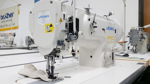 New Jukis 1541 Single Needle Walking Foot Machine <b>for</b> <b>Sewing</b> Medium to Heavy Weight Leather - Product Image 3