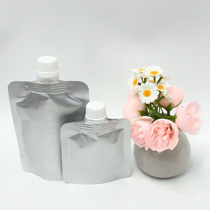 Bolsa de aluminio de 750 ml con logotipo personalizado, bolsa resellable y duradera con boquilla para alcohol, jugo y vino. - Product Image 6