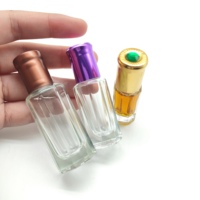 Ventes directes des fabricants de nouvelle bouteille à roulettes transparente à hauteur mince avec huit côtés bouteille d'huile essentielle de haute qualité