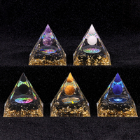 Nouvelle Arrivée Pyramide d'Énergie Orgonite en Quartz Rose, Pyramide de Cristal en Pierre Brute de Cristaux Naturels pour la Décoration