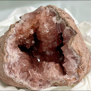 Vente en gros de géodes d'agate drusy de haute qualité, géodes d'agate améthyste rose d'Argentine, géodes roses naturelles d'Argentine pour la décoration intérieure - Product Image 6