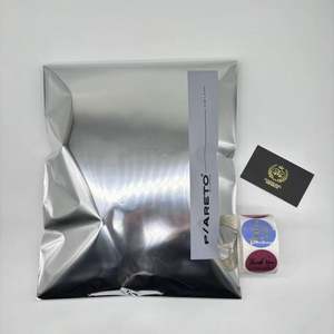 Sacs d'expédition en polyéthylène durables avec logo personnalisé pour vêtements, chaussettes, chaussures et fourrures - Enveloppe autocollante avec tailles personnalisées - Product Image 1