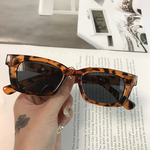 Nouveau femmes Vintage Rectangle lunettes de soleil tendance rétro rue lunettes de tir marque Designer Cat Eye lunettes de soleil promotionnel <span class=keywords><strong>2022</strong></span> - Product Image 2