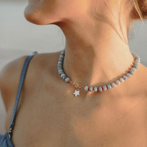 Collier ras du <span class=keywords><strong>cou</strong></span> en perles d'abacus en pierres précieuses naturelles avec pendentif étoile plaqué or 18 carats pour <span class=keywords><strong>femme</strong></span>, idéal pour les vacances d'été à la plage ou en bord <span class=keywords><strong>de</strong></span> mer - Product Image 1