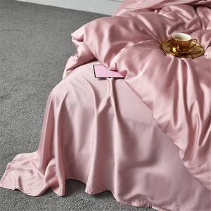 Ensemble de draps en <span class=keywords><strong>soie</strong></span> 100% comprenant une <span class=keywords><strong>taie</strong></span> d'oreiller, une housse de couette et une <span class=keywords><strong>taie</strong></span> d'oreiller - Product Image 4