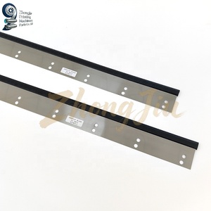 Lame de raclage Wash up Blade M2.010.403, lame de raclage à double rangée de trous 825x60x9Hole pour pièces de machine d'impression Heidelberg SM74 - Product Image 4