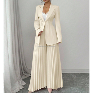 Completo da Ufficio su Misura a Due Pezzi per Donne, Tailleur con Pantaloni Plissettati per Carriera e Business - Product Image 4