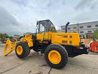 Chargeuse sur pneus Komatsu WA320-5 d'occasion, pompe hydraulique Parker, pour travaux de terrassement, bon état