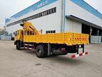 Mini-grue articulée montée sur camion, capacité de levage de 2 tonnes, SQ1ZK2, dotée de composants moteur, pompe, boîte de vitesses et moteur.