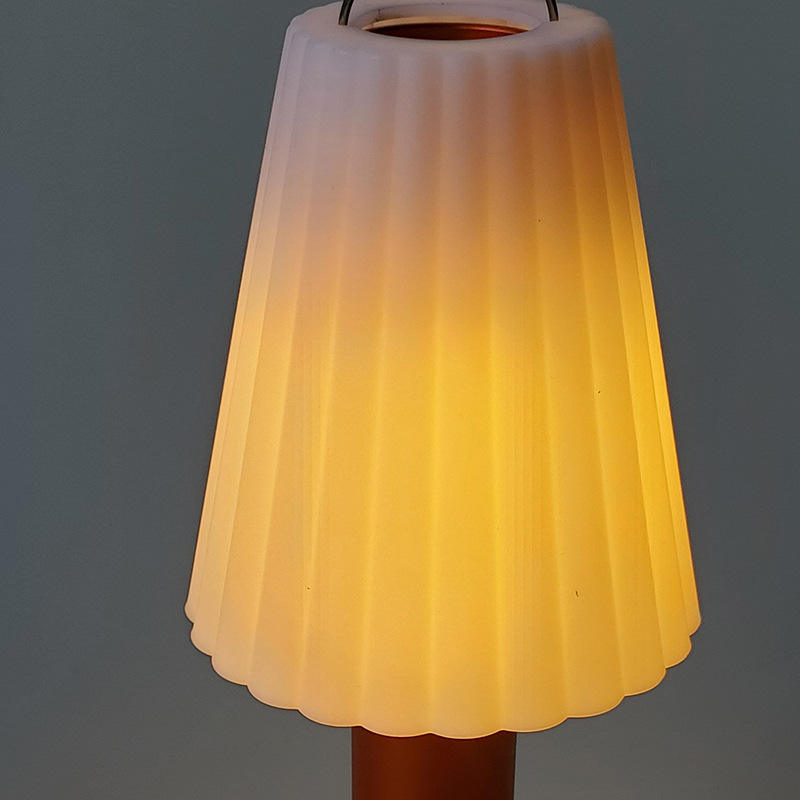 โคมไฟสีขาว