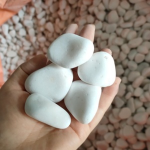 Piedras y adoquines de piedra natural pulidos en negro y blanco para decoración de paisajes de villas y parques al aire libre, material decorativo para jardín y azulejos de lavabo. - Product Image 1